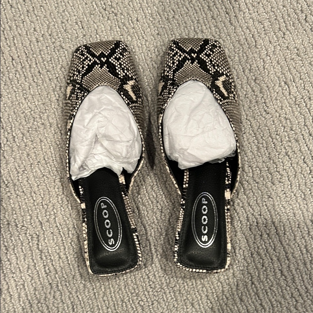 Scoop Black and White Snake Print Mules